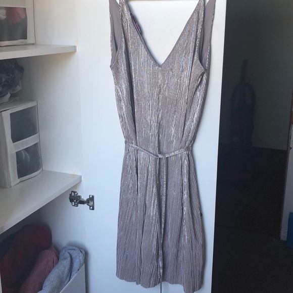 Silver mini dress - Picture 4 of 4